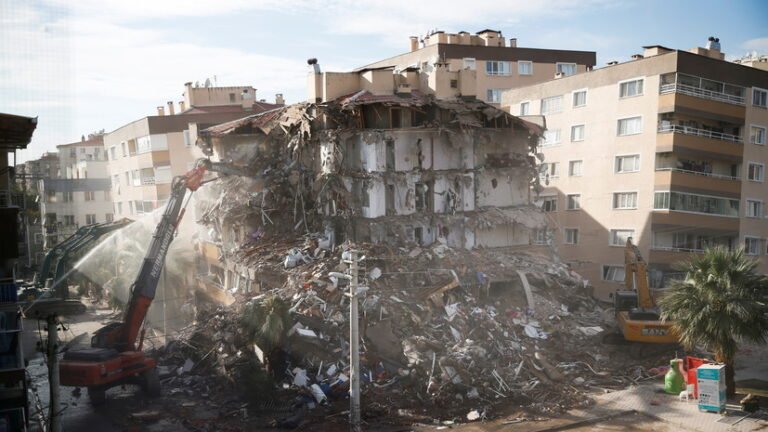 Death toll in Turkey earthquake rises to 100