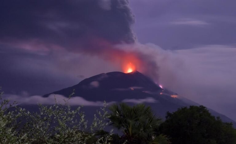 Thousands flee as Indonesian volcano bursts to life