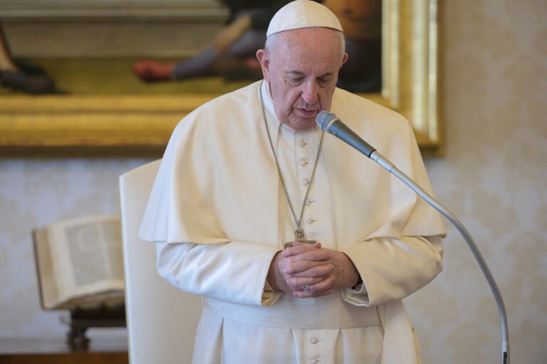 Pope Francis prays for peace in Nigeria
