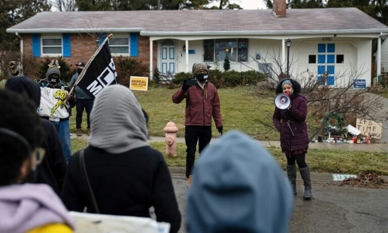 Fresh outrage in US over killing of black man by police