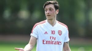 Ozil confirms Fenerbahce move