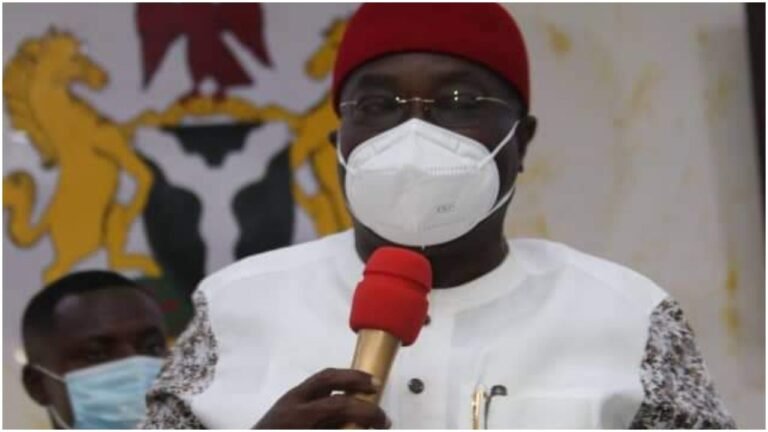 3,000 APC, APGA members decamp to PDP in Abia