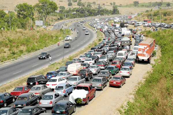 Abuja – Keffi Expressway Shut Down in Gridlock