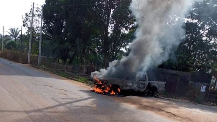 Gunmen kill soldiers, policemen in Anambra; burndown van, cart away arms