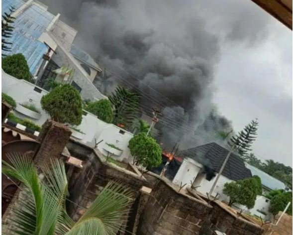 Breaking: Two security operatives killed as gunmen raze Gov Uzodinma’s country home