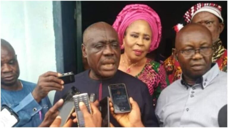 SDP Guber candidate, Nwagba, Sylvanus Nwaji, others defect to APC in Abia