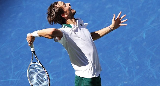 Medvedev, Fernandez Advance To US Open Semi-Finals