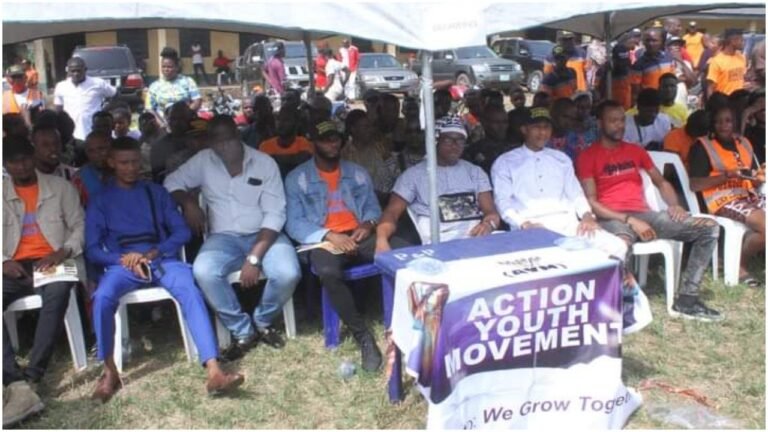 450 youths, SDP members defect to PDP in Abia