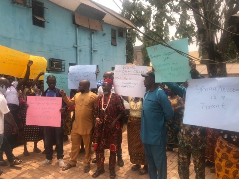 Enugu: Mmaku community stages protest, demands removal of traditional ruler