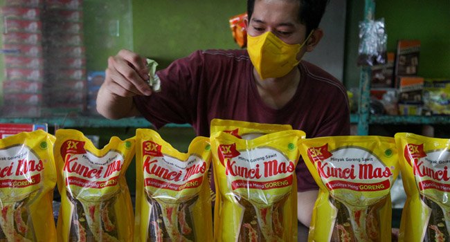 Indonesia Suspends All Exports Of Palm Oil