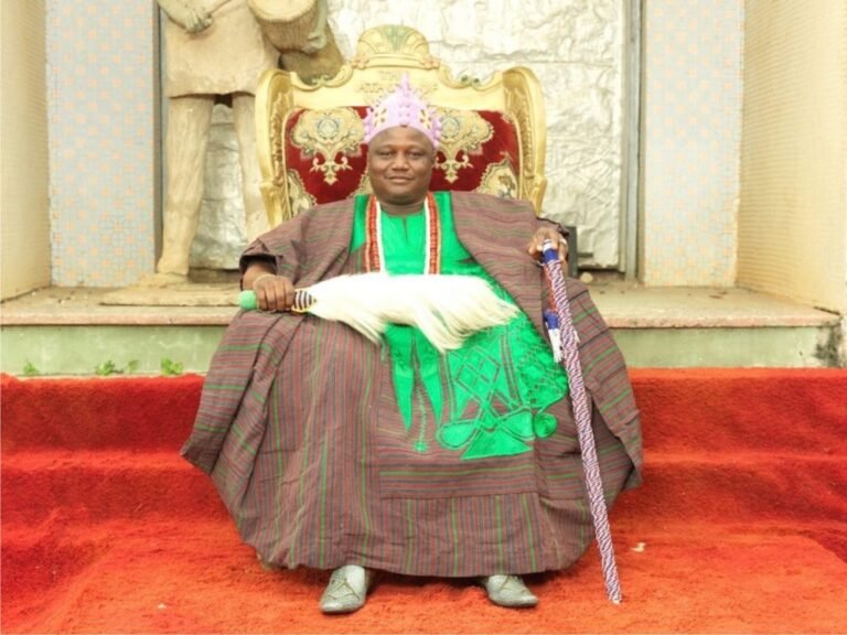 Osun 2022: Monarch, Ataoja Osogbo lays curses, warns politicians