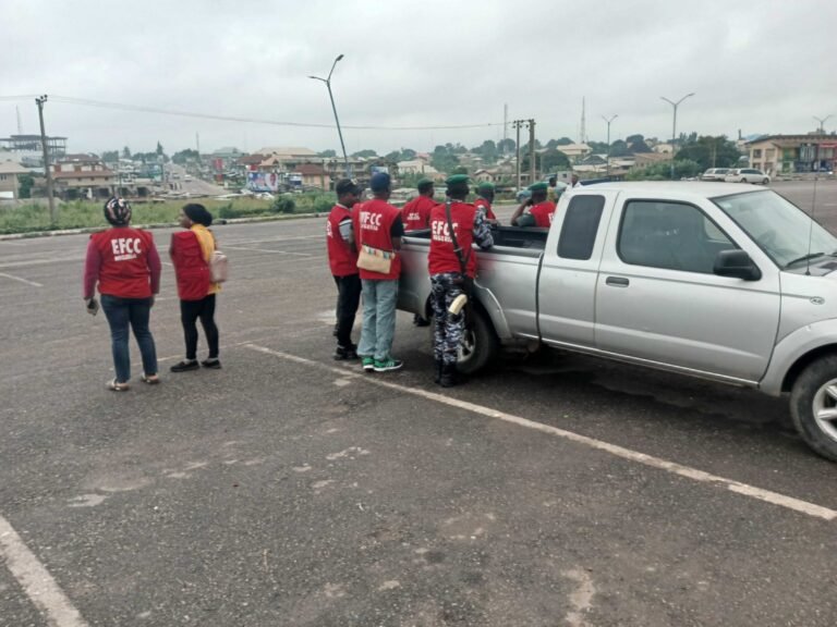 Pictures: EFCC operatives storm Osun to curb vote buying