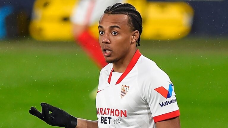 Transfer: Kounde undergoes medicals at Barcelona