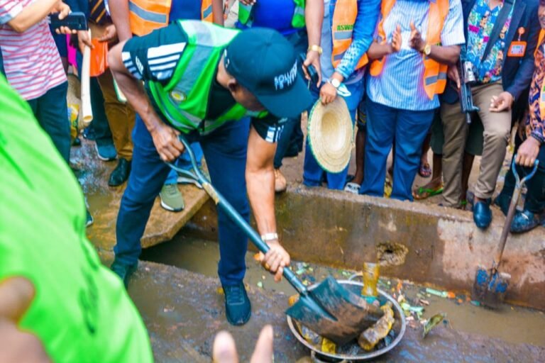 Soludo joins Awka traders in sanitation exercise, engages 31 firms to clean Anambra