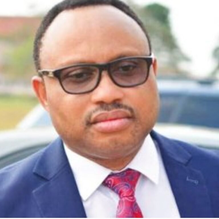 Anambra deputy governor dismantles roadblock set up by soldiers over traffic