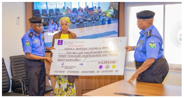 IGP Presents N13.6bn Cheques To Next-Of-Kins Of Deceased Cops