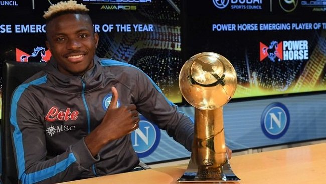 Osimhen Receives Globe Soccer Award Trophy