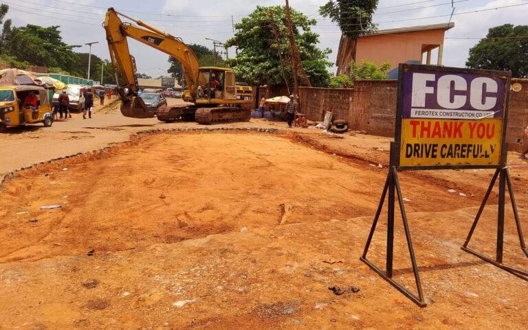 Gov. Ugwuanyi commences road maintenance in Enugu metropolis