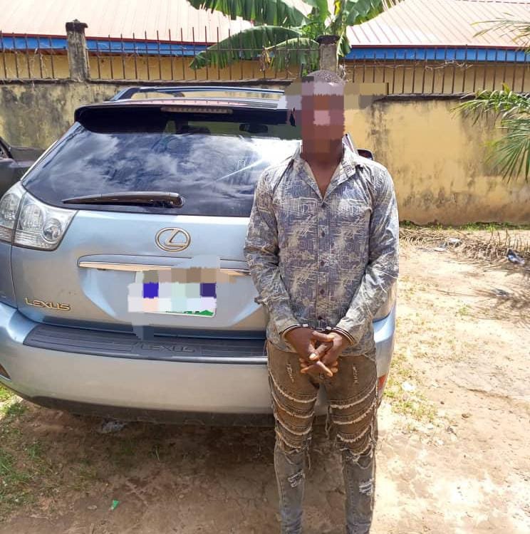 Police Operatives In Enugu Smash Car Snatching Syndicate, Arrest One, Recover Snatched Lexus Jeep