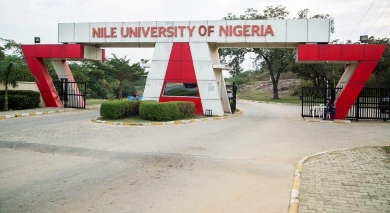 84 Nile Varsity Graduates Bag First Class