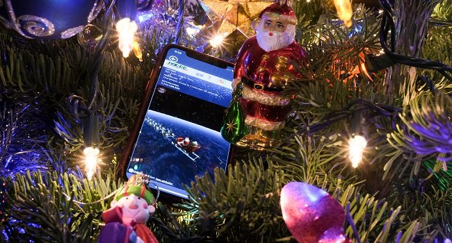 US-Canada Military Center ‘Tracks’ Santa For 68th Year