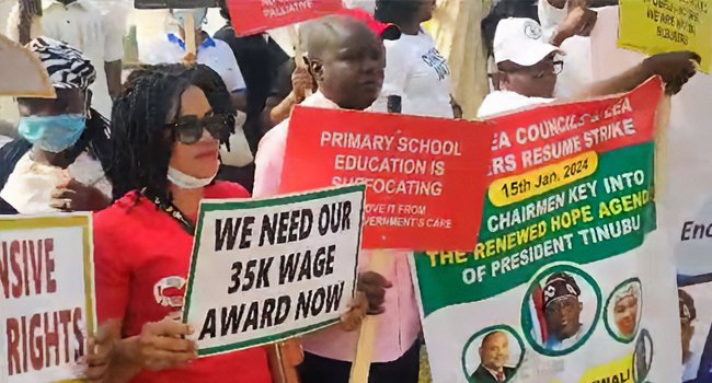 FCT Primary School Teachers Protest Non-Payment Of Salary Arrears