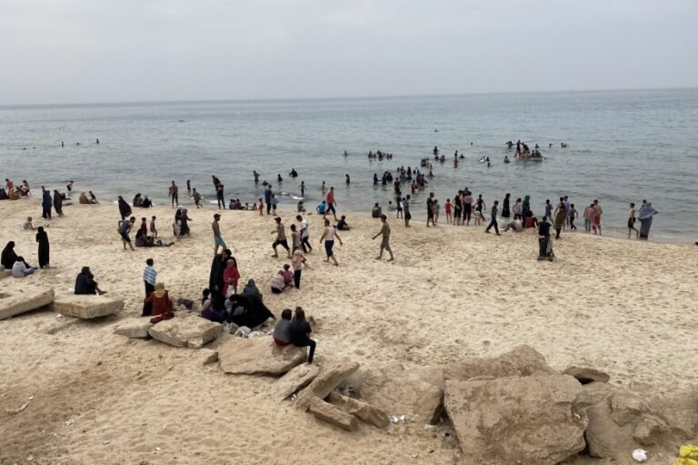 INDIANS HEAD TO THE BEACH TO COOL DOWN IN SWELTERING HEAT