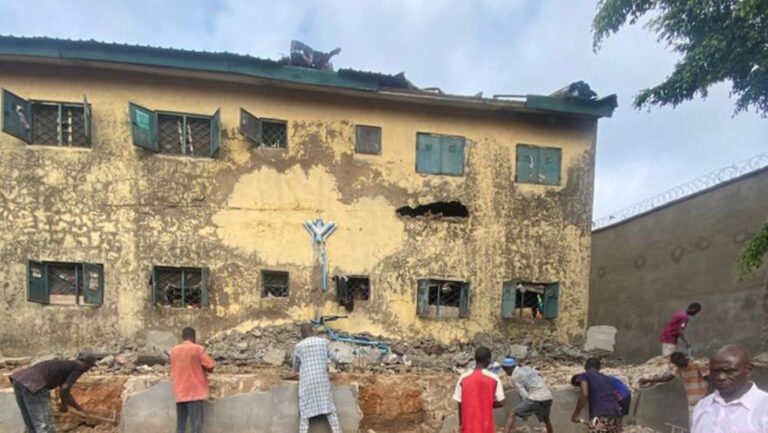 POLlCE BEEF UP SECURITY OVER SULEJA JAIL BREAK