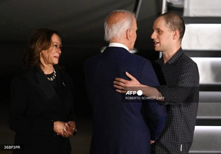 Biden and Harris embrace US prisoners freed in the Russia swap.