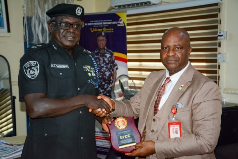 Police, DSS others Pledge Support to Anti-corruption Fight