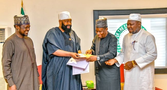 Taraba State Delegation Donates ₦50M To Mokwa Flood Victims