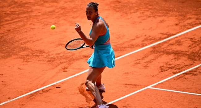 Swiatek, Sabalenka Set Up French Open Semi-Final Clash As Alcaraz Sweeps Through