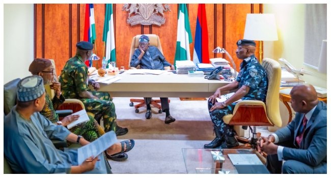 Tinubu Holds Closed-Door Meeting With Service Chiefs