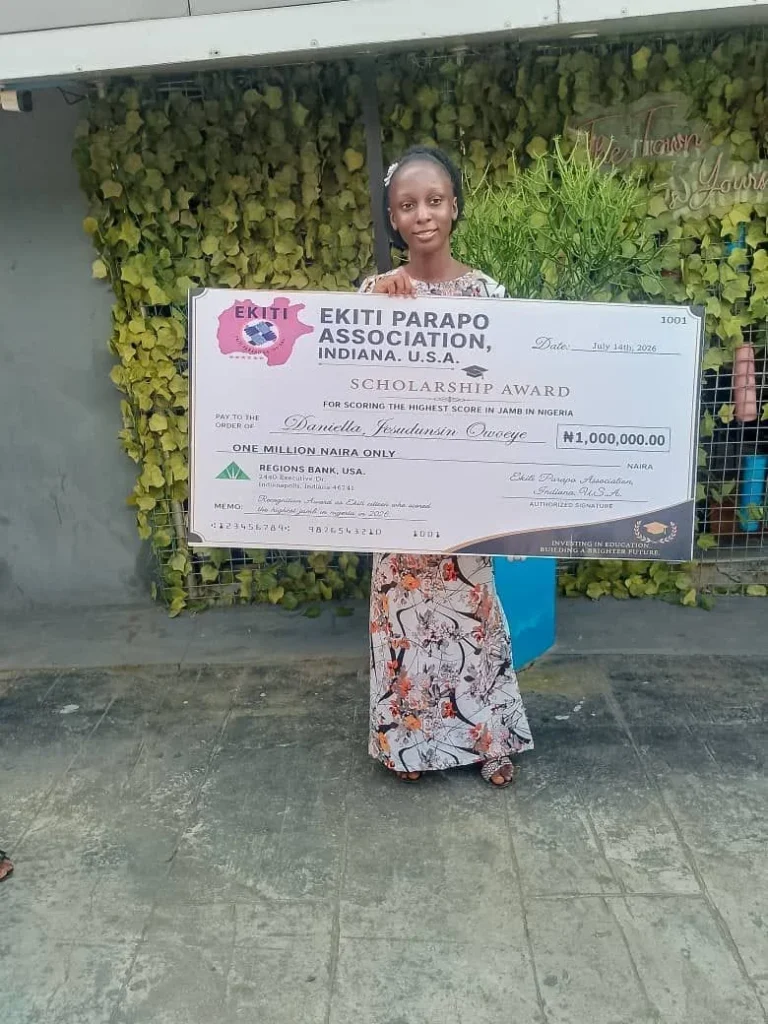 2026 JAMB highest scorer recieves ₦1m scholarship